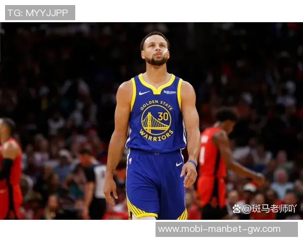 库里上半场表现分析：10投4中贡献12分1板2助1帽三分命中率提升